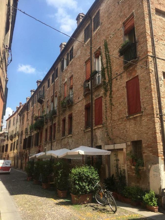 フェラーラNell'Antico Ghetto Ebraicoアパートメント エクステリア 写真