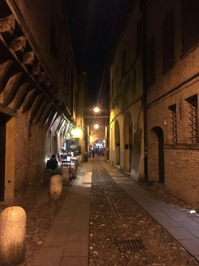 フェラーラNell'Antico Ghetto Ebraicoアパートメント エクステリア 写真
