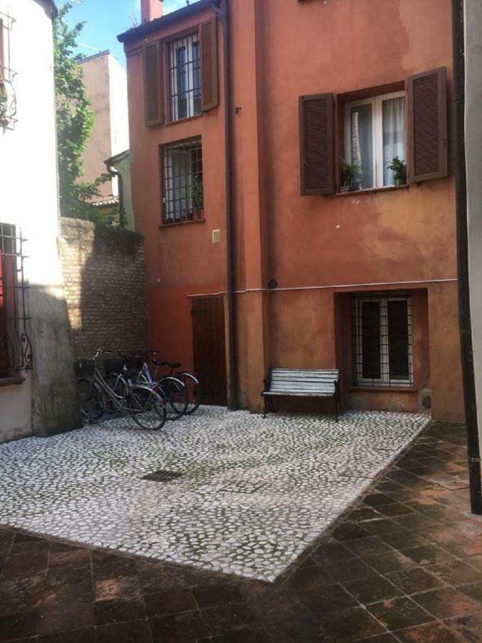 フェラーラNell'Antico Ghetto Ebraicoアパートメント エクステリア 写真