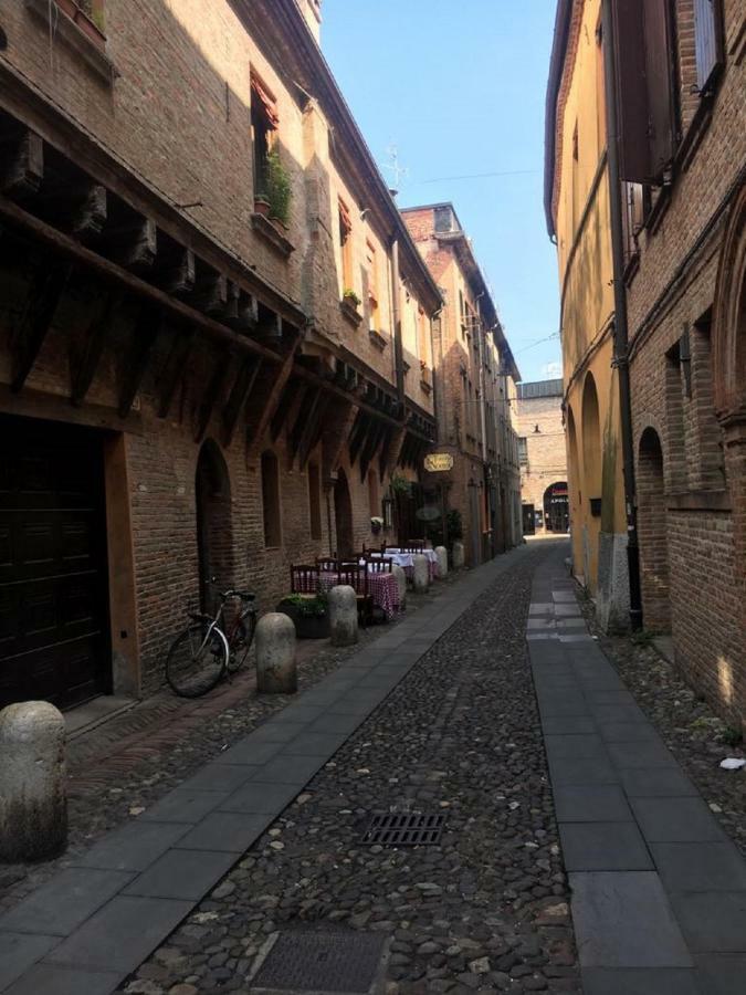 フェラーラNell'Antico Ghetto Ebraicoアパートメント エクステリア 写真
