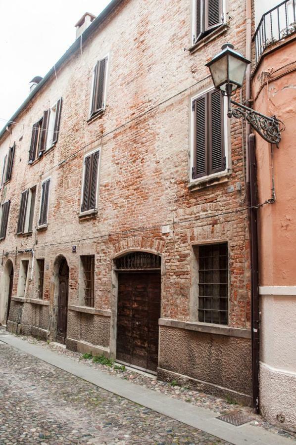 フェラーラNell'Antico Ghetto Ebraicoアパートメント エクステリア 写真
